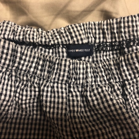 Brandy Melville Shorts ⚡️TRADE⚡️DO NOT BUY - Picture 2 of 3